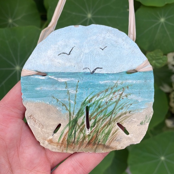 Hand painted sand dollar - Picture 6 of 13